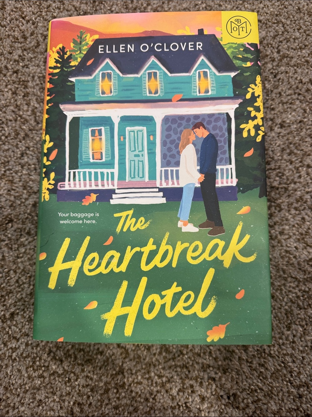 The Heartbreak Hotel by Ellen O'Clover - Illustrated Green Cover
